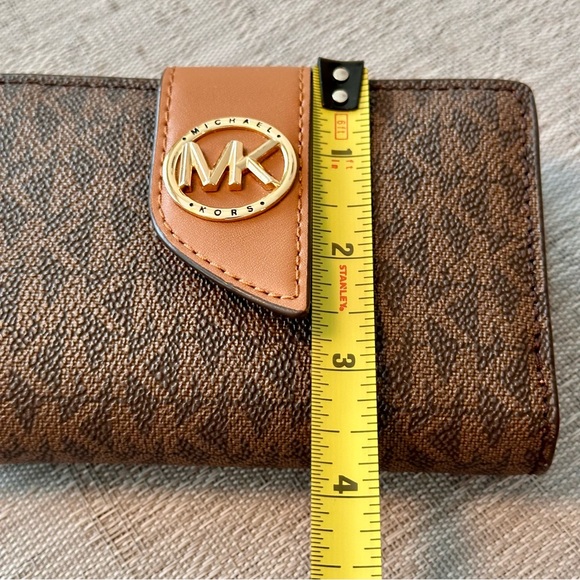 Michael Kors Signature Brown Acorn Greenwich Medium Tab Zip Around Wallet - Picture 13 of 13